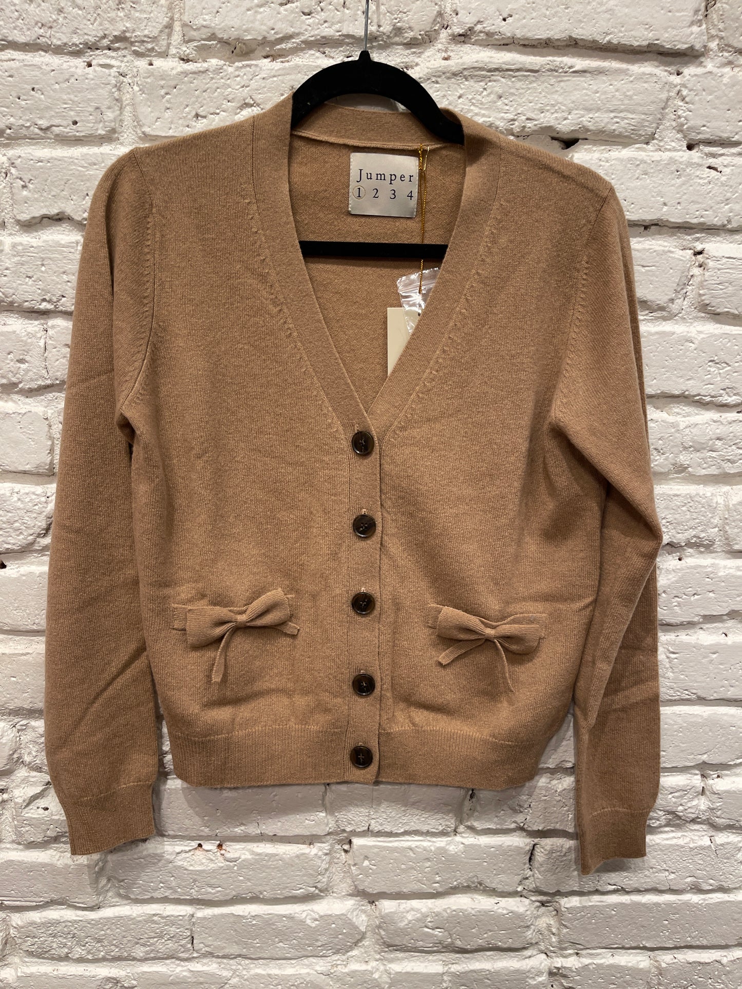 BOW POCKET CARDI SANDSTONE