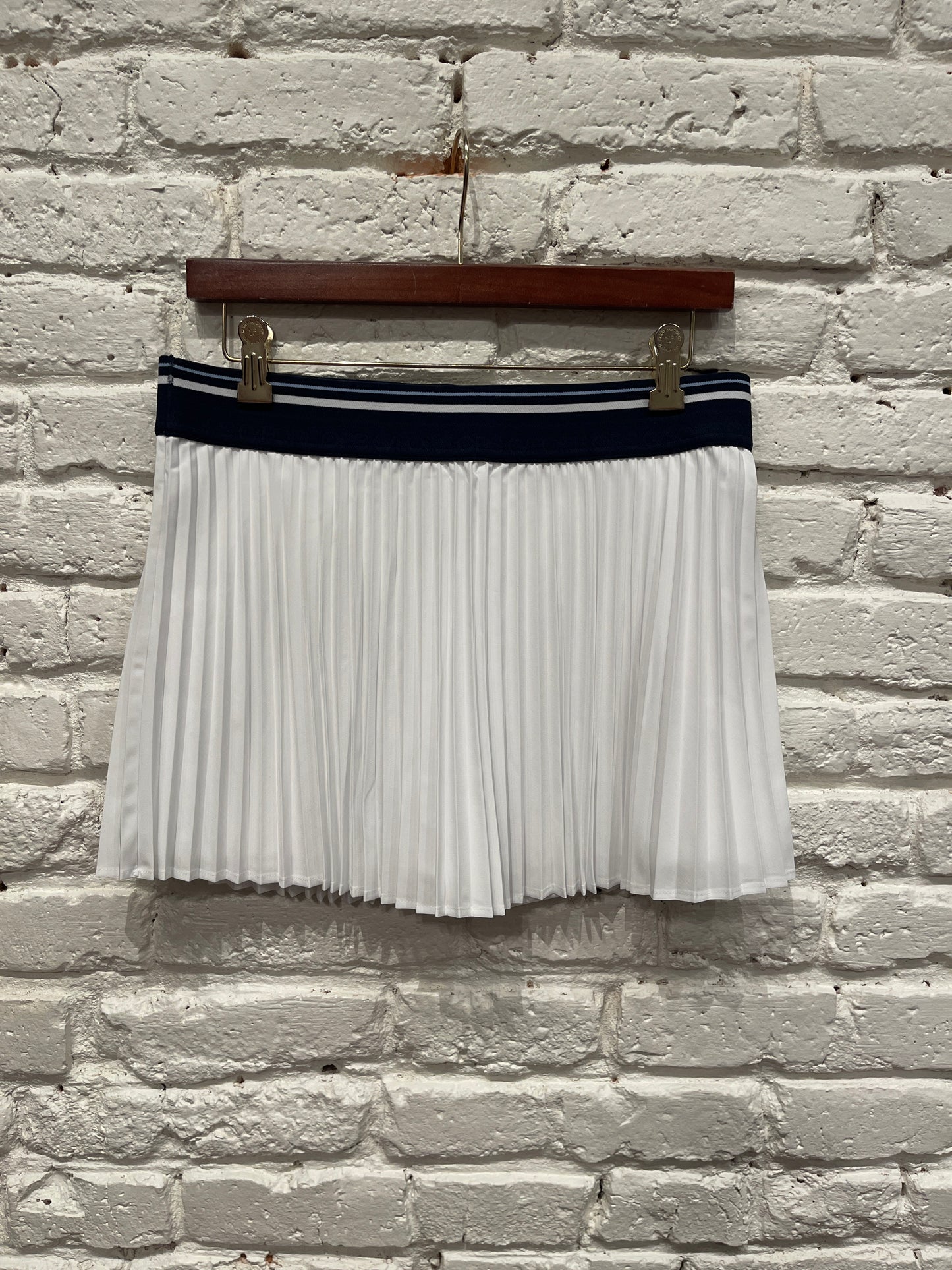MICROPLEAT SKORT SNOW