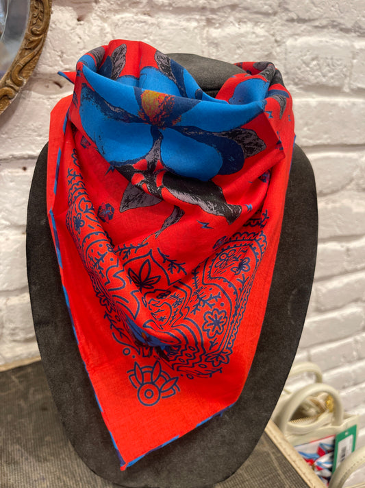 MAGNOLIA SCARF