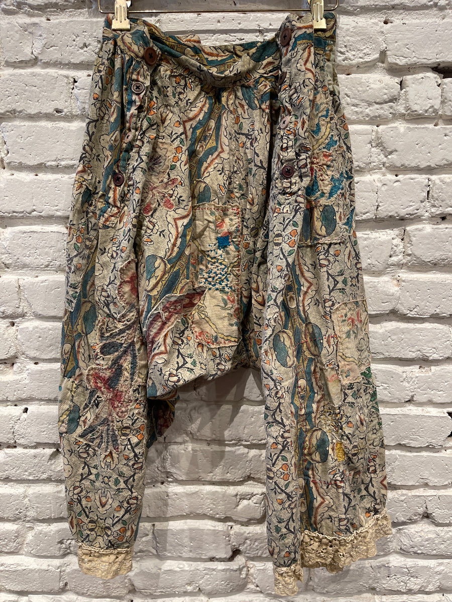 BLOOMERS 223 ESPALIER