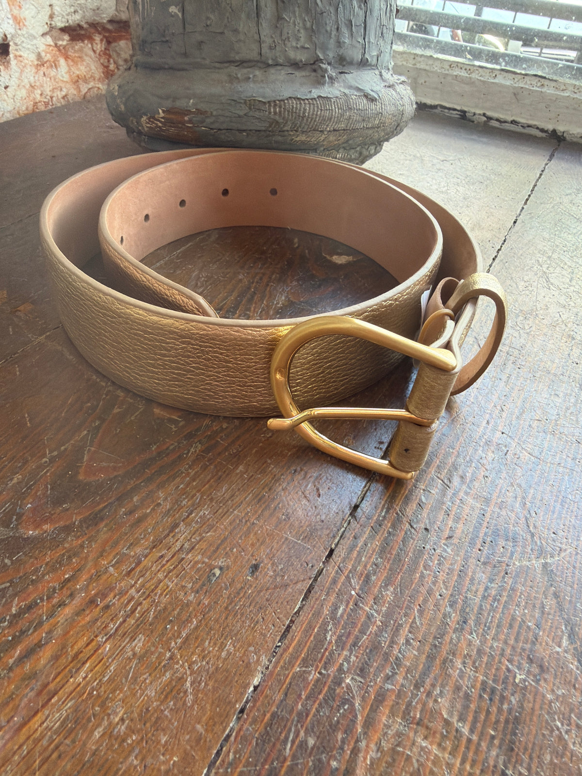 METALIC GOLD CALF BETL 1 1/2