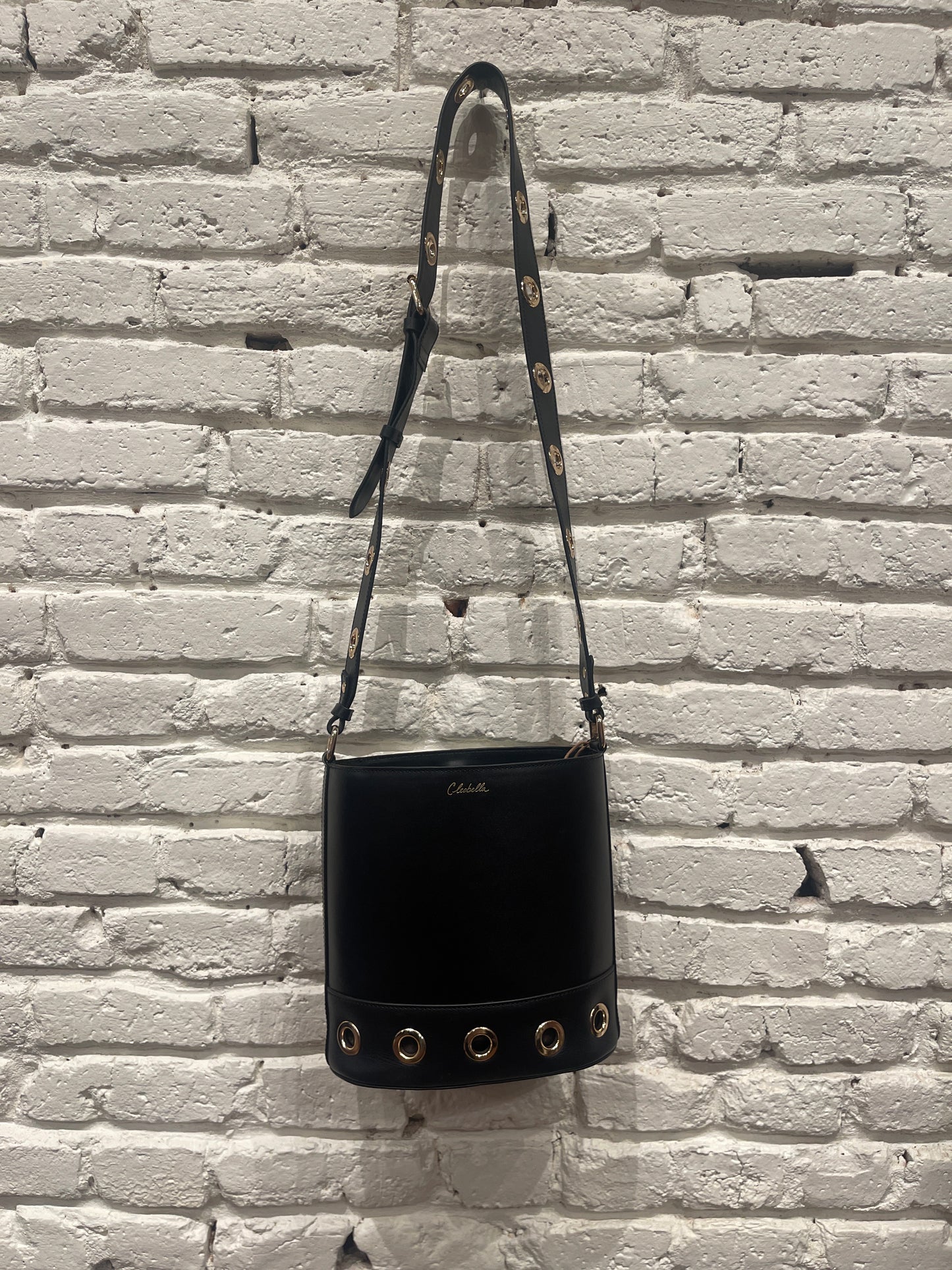 ROCHELLE BLACK BUCKET BAG