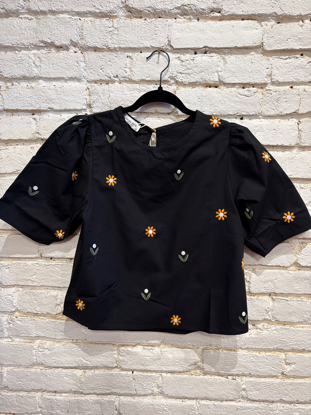 BLACK FLORAL TOP
