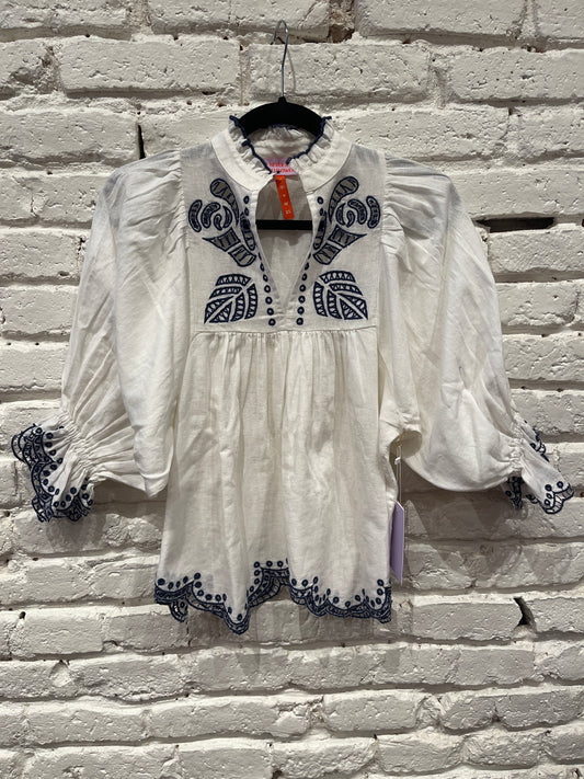 HIGHNECK TOP WHITE NAVY EMBROIDERY