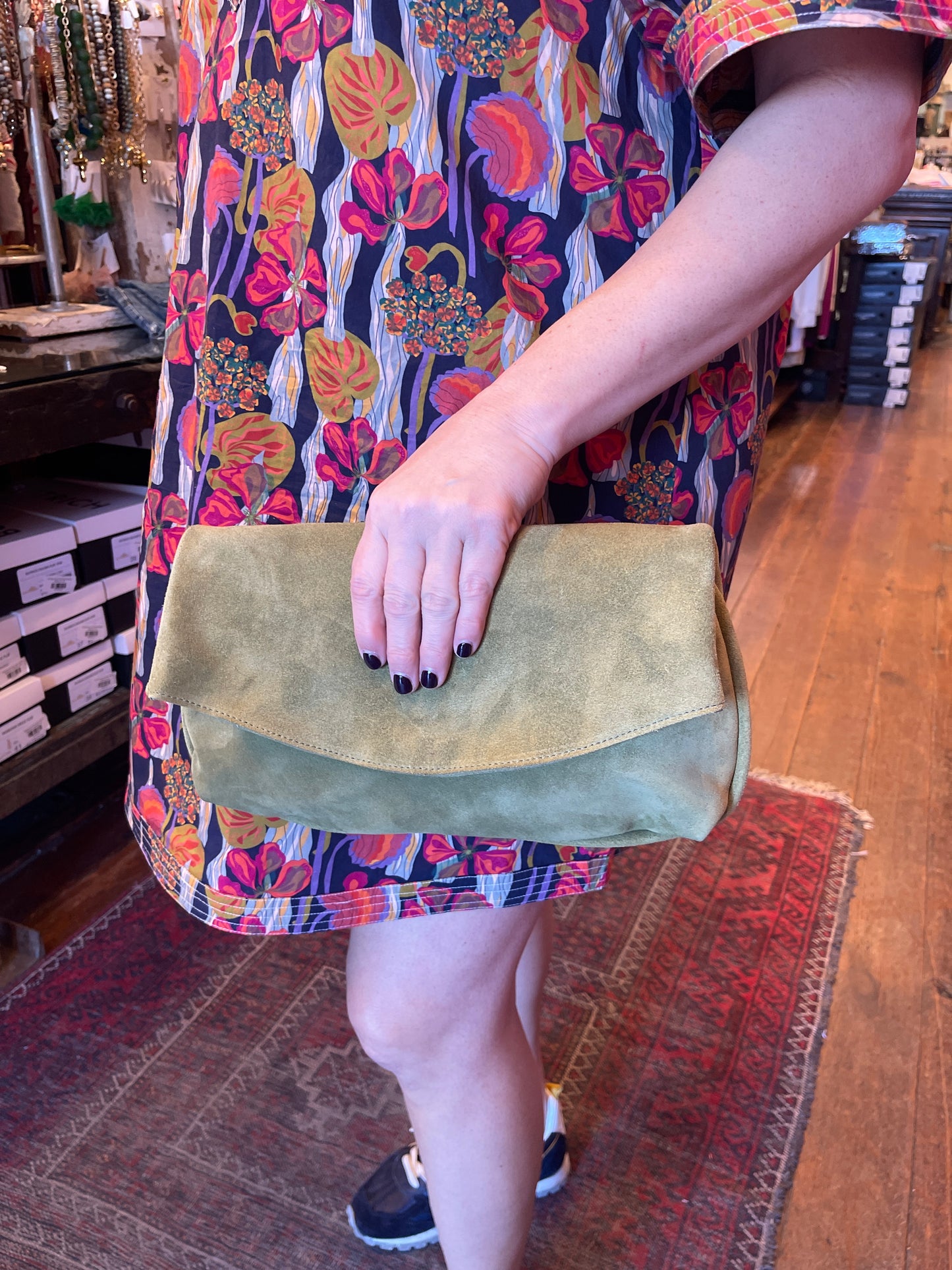 VALENTINA CLUTCH OLIVE SUEDE
