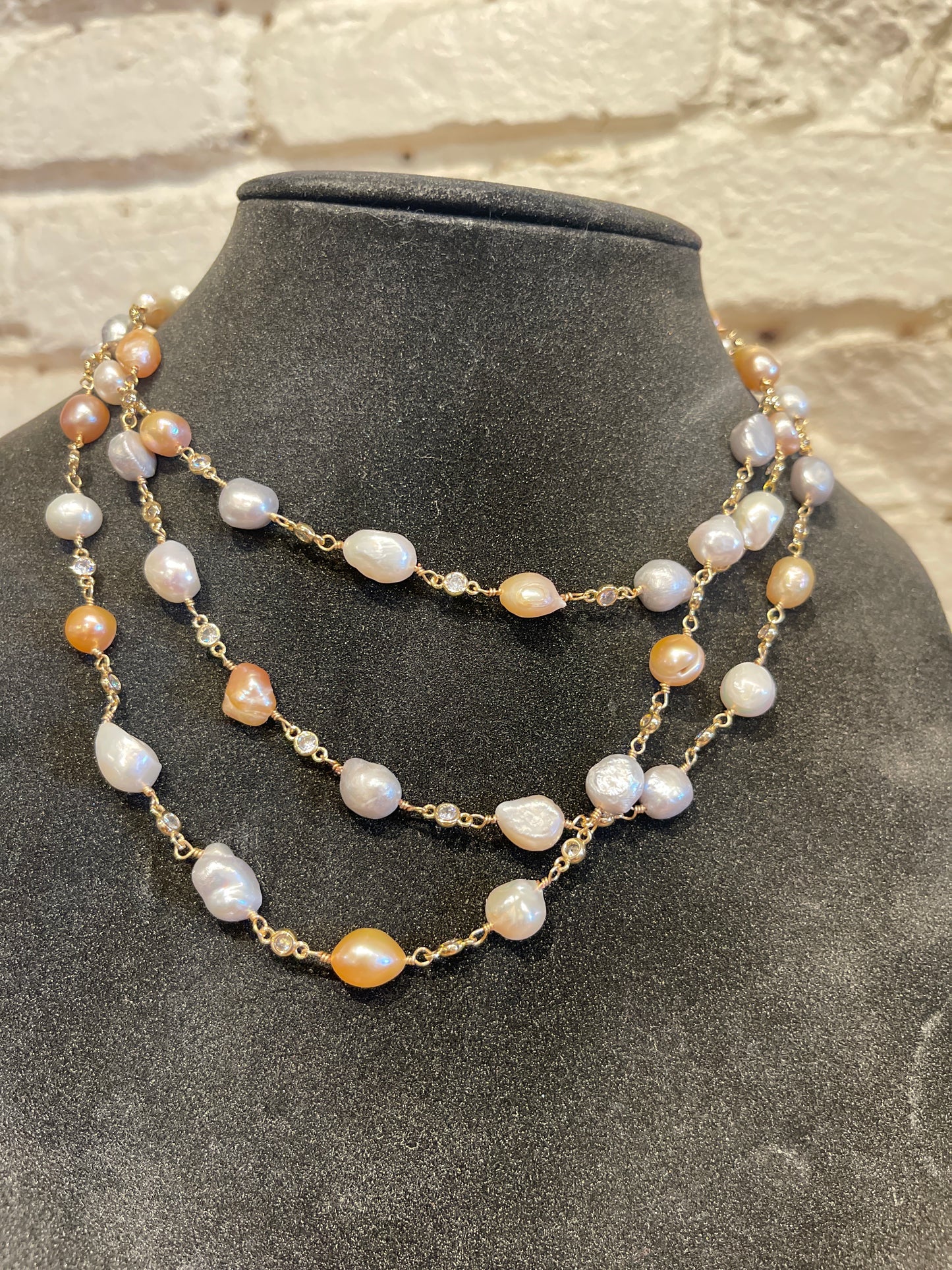 8511T PEARL BEZEL ROSARY TRIPLE LAYER