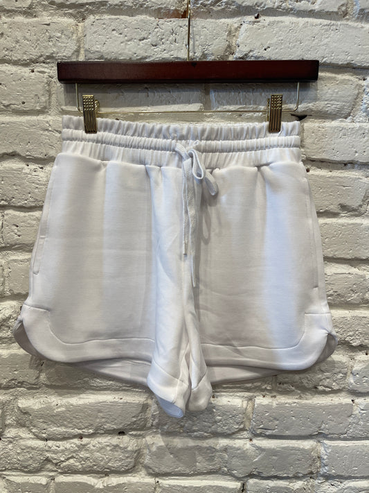 SATURDAY SHORT WHITE
