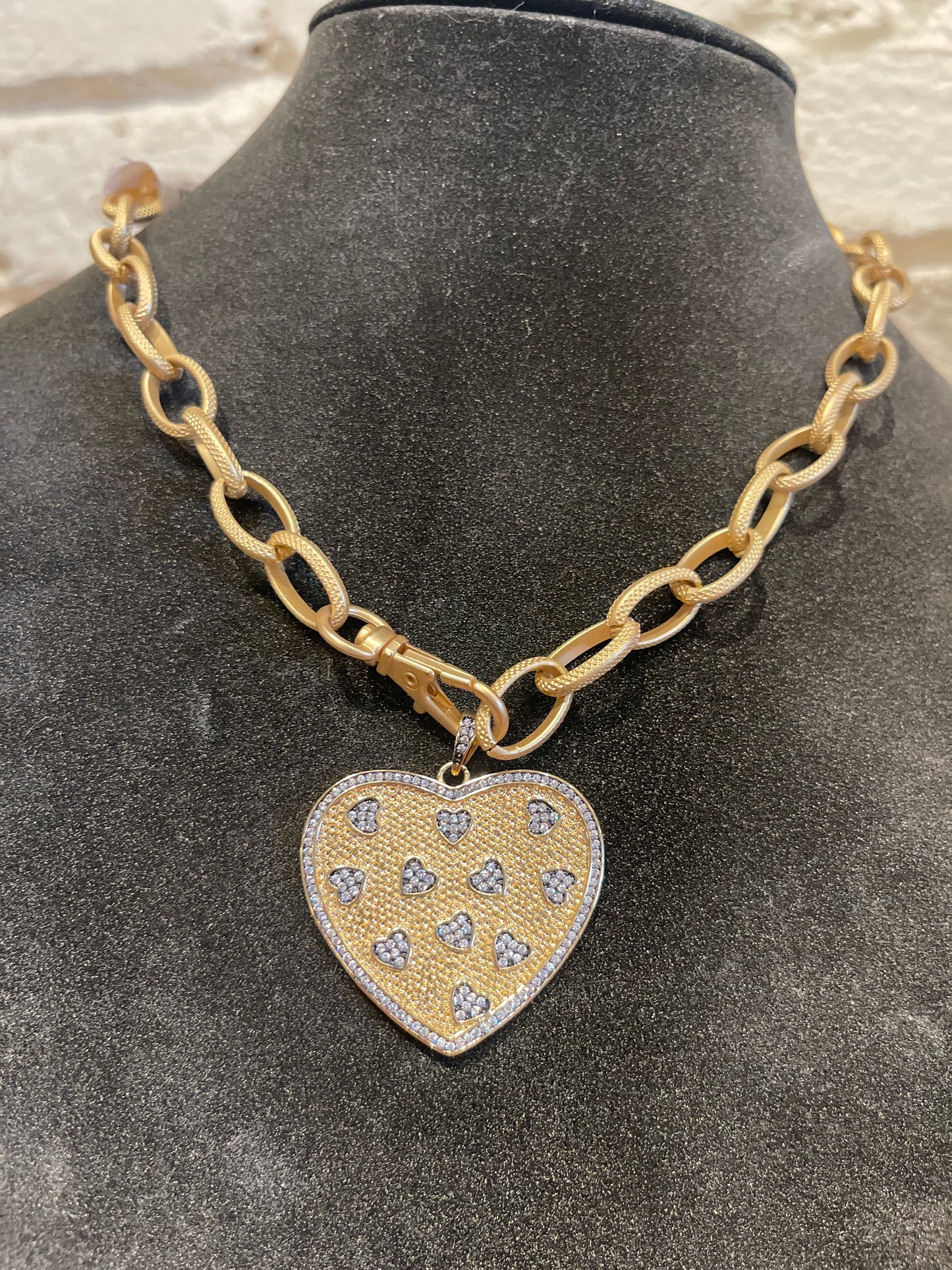 8420SH ETCHED CHAIN 20" SCATTERED HEARTS