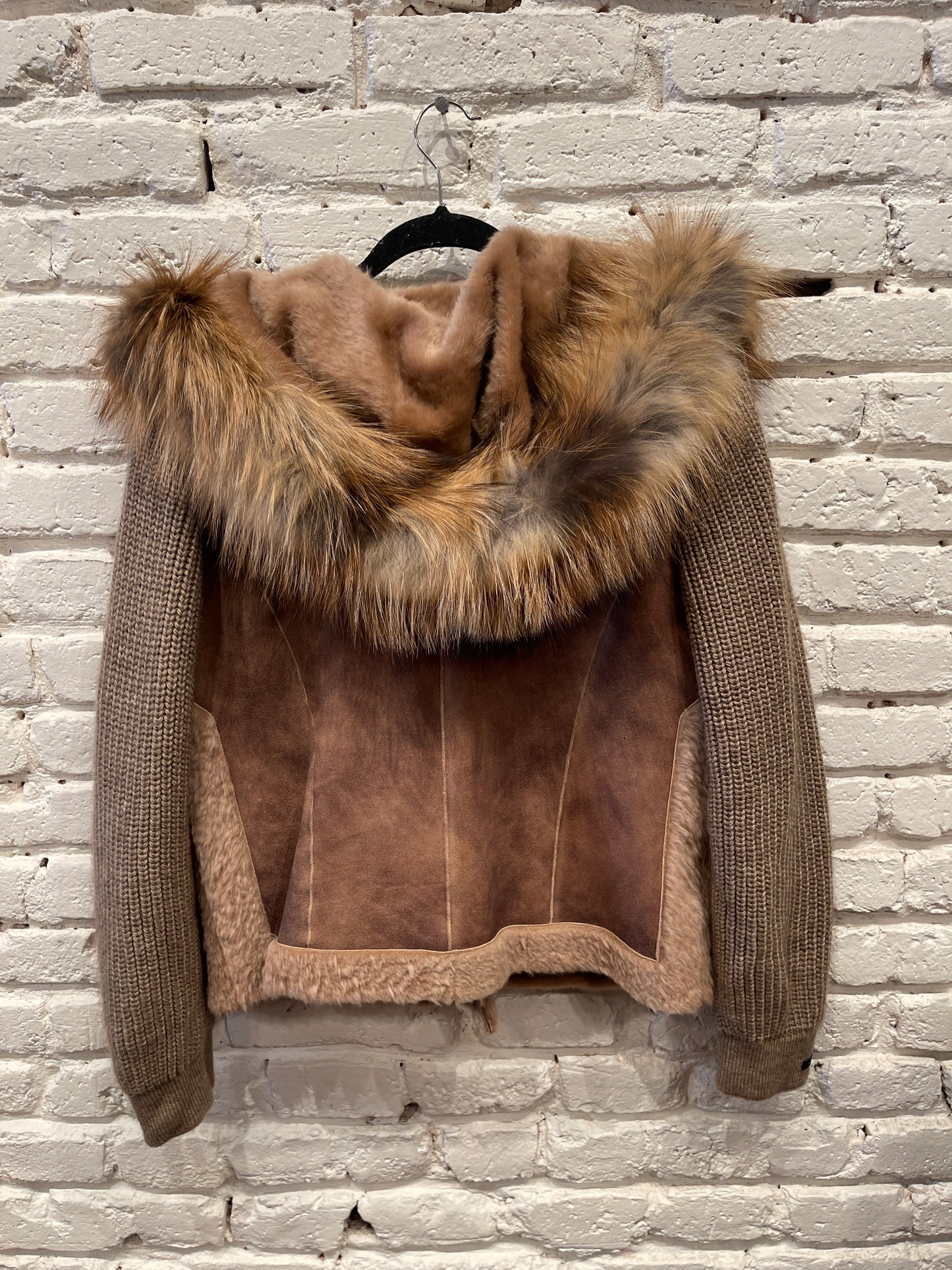 41132 MERINO SHEARLING FOX TRIM