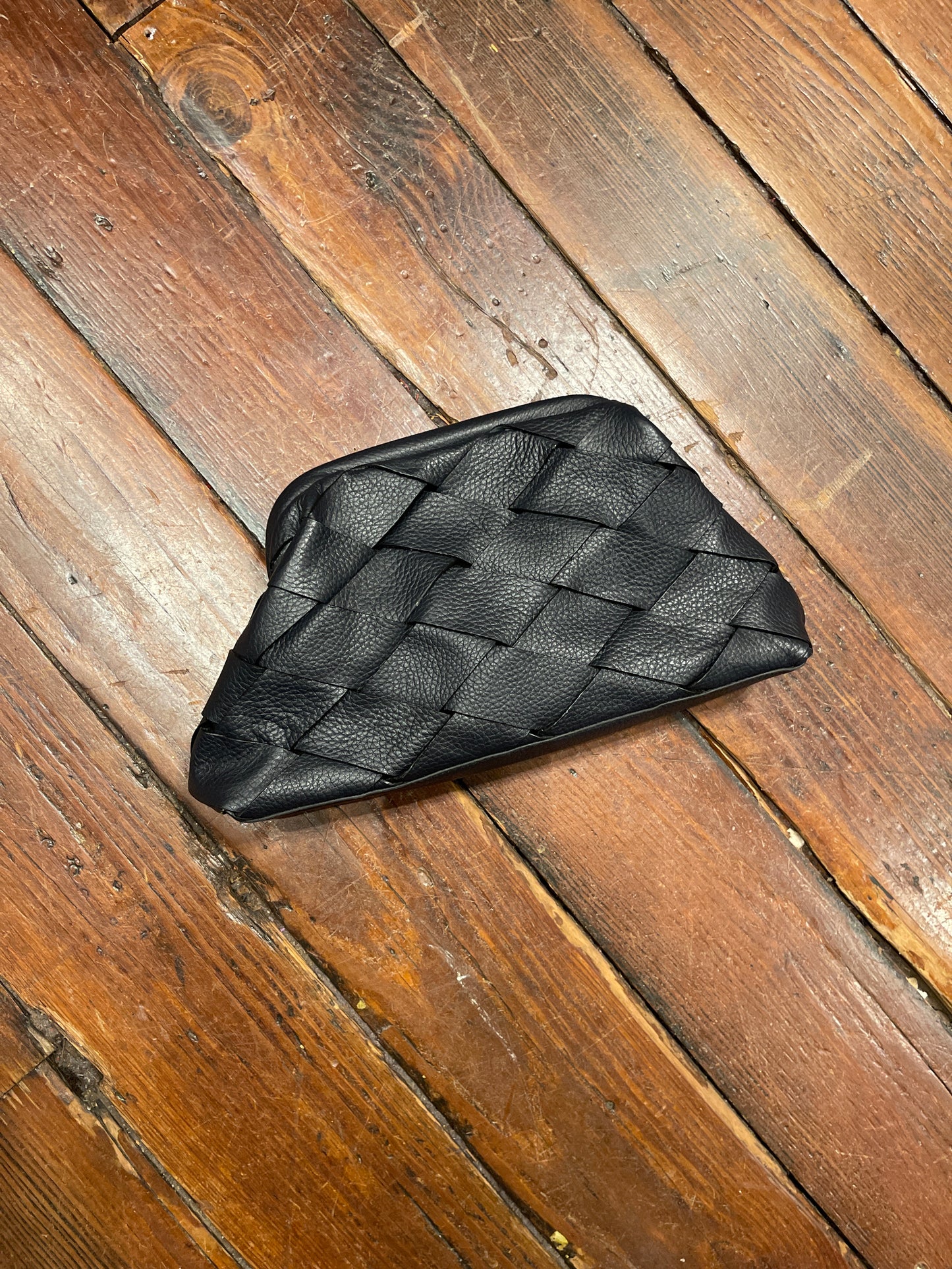 GIGI CLUTCH