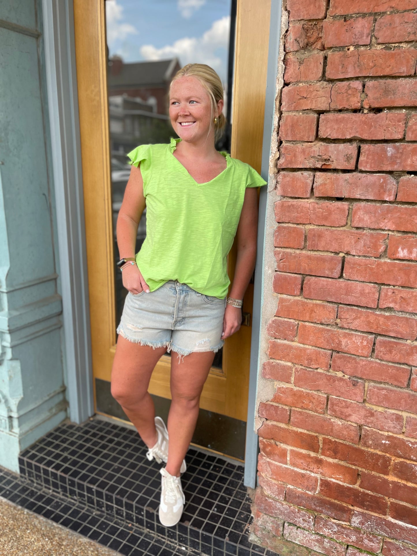 SLEEVELESS RUFFLE TOP PIXIE LIME