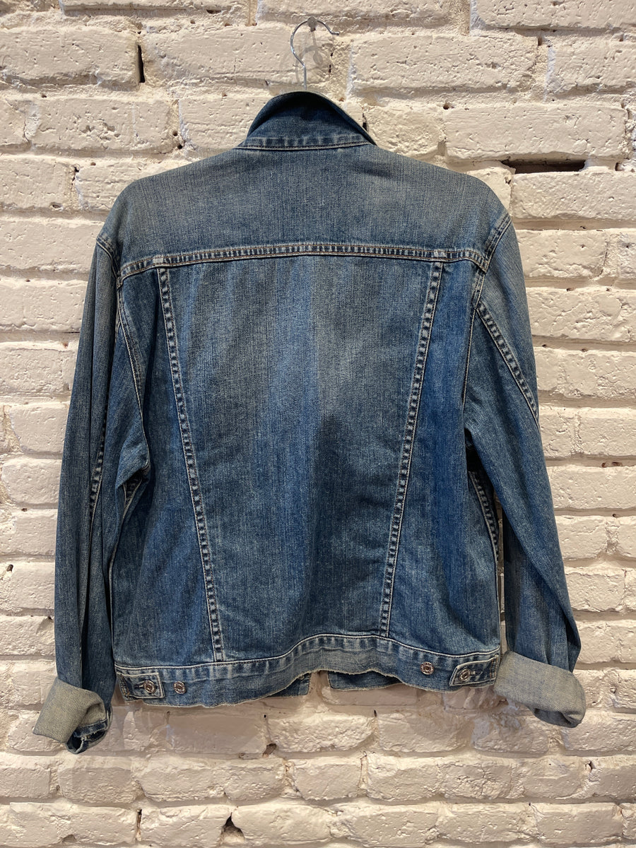 CLASSIC DENIM JACKET