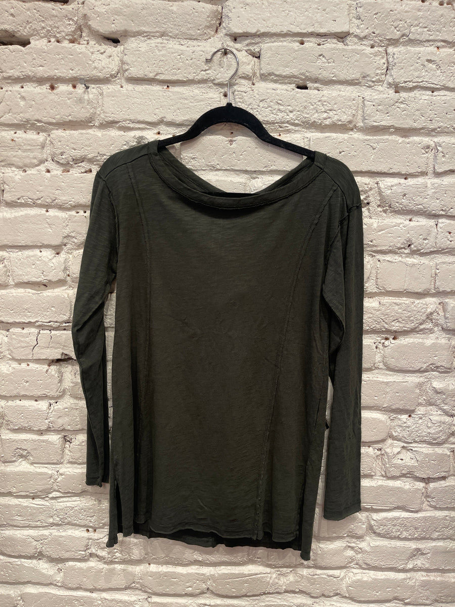 L/S OPEN NECK SEAMED TUNIC