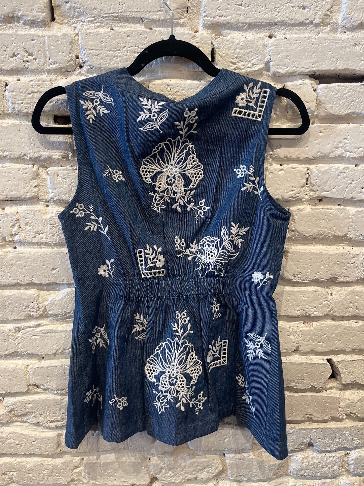 TARO DENIM SLEEVELESS TOP