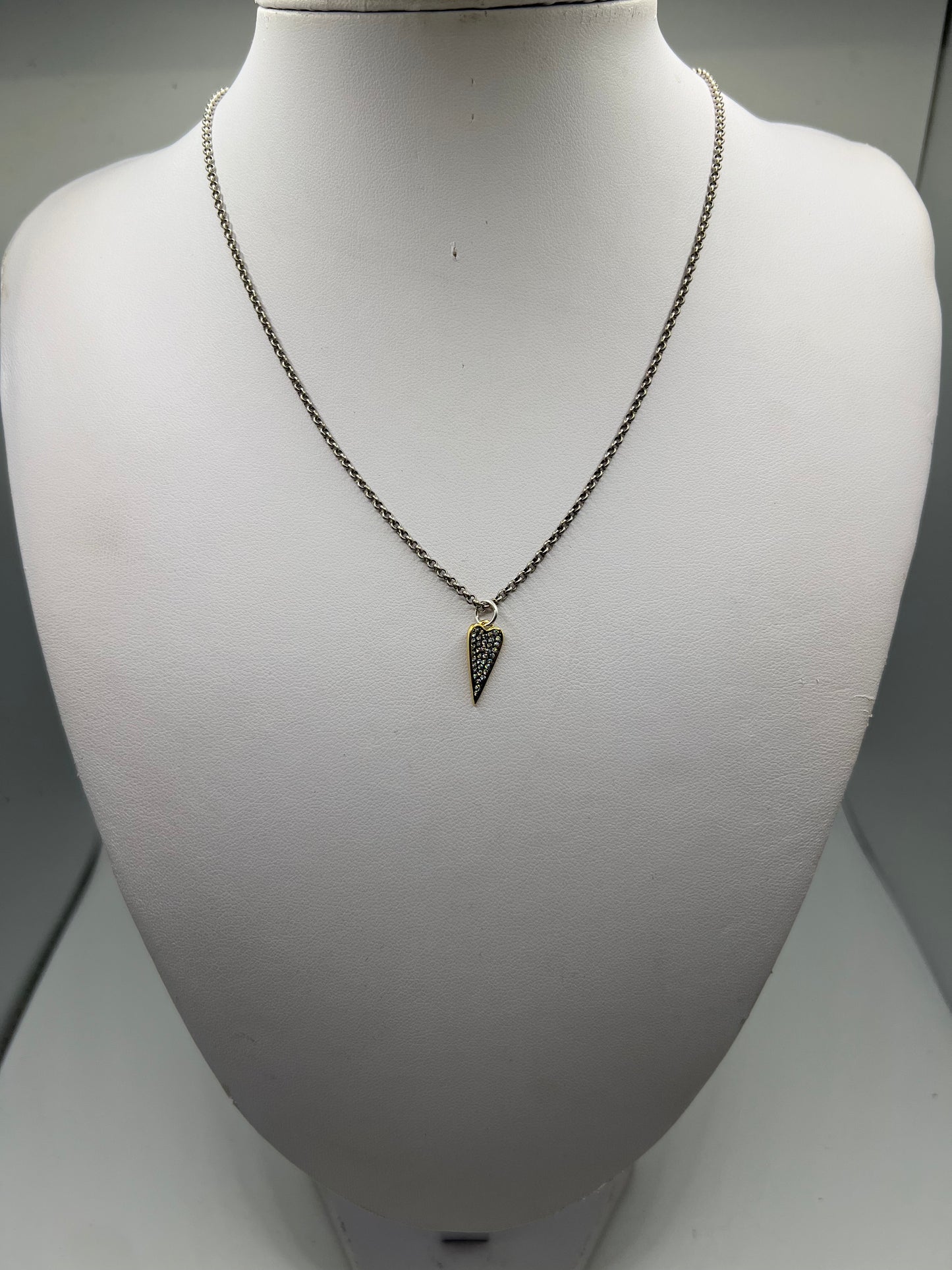SMALL CHAIN W DAGGER HEART 1864DH