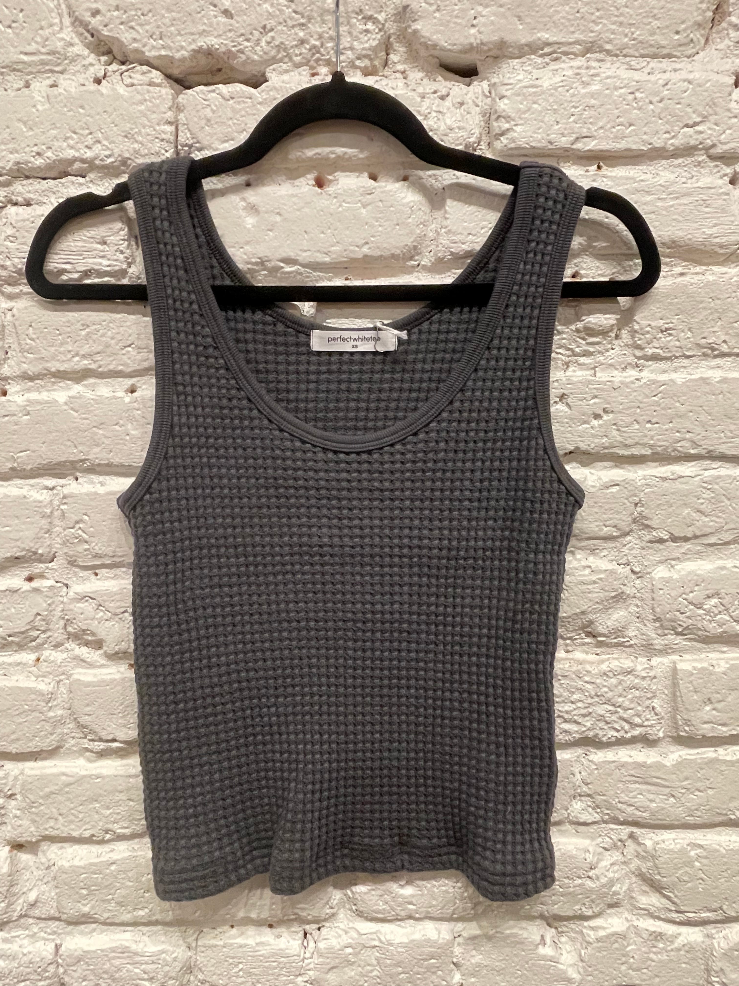 ARIA TANK BLACK