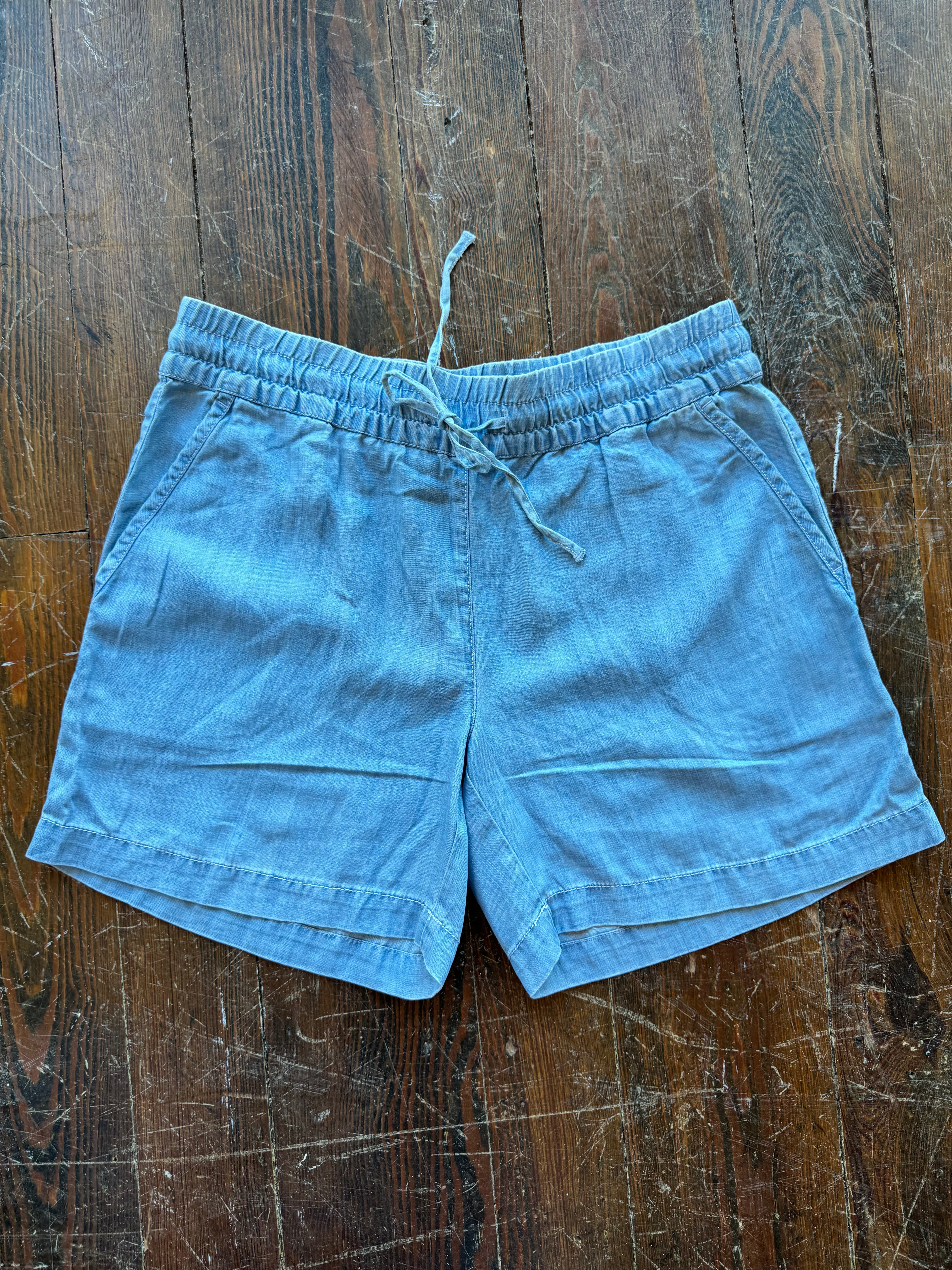 CHAMBRAY ALL DAY SHORT