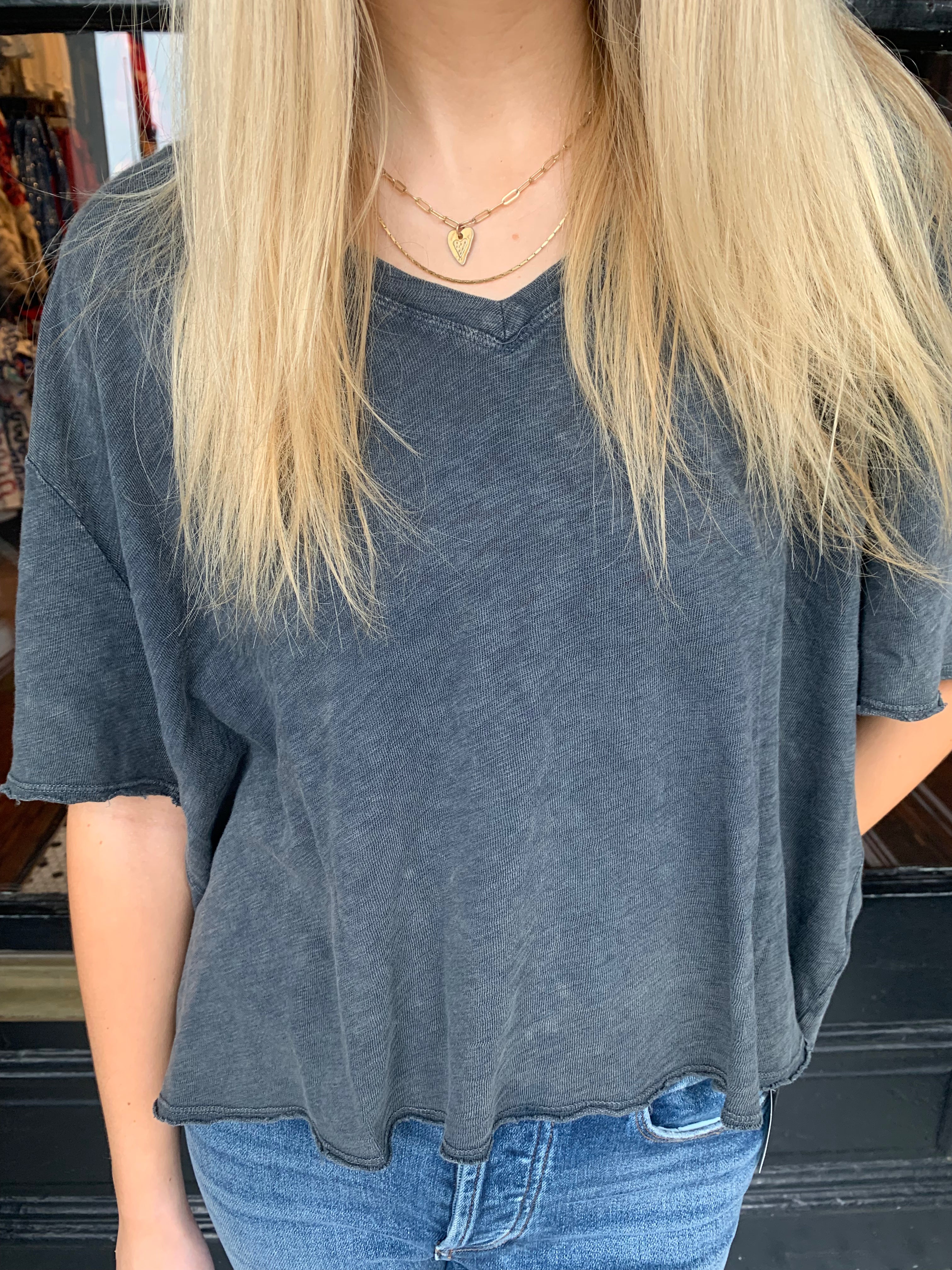 CHARLIE V-NECK S/S BF TEE EBONY