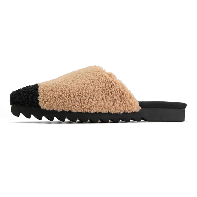 FUZZY CAP MULE BEIGE BLACK