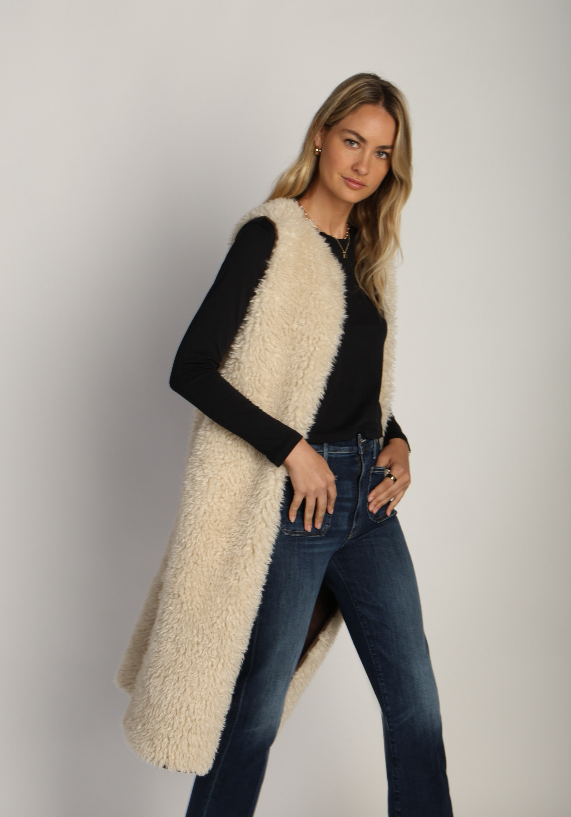 REVERSIBLE LONG VEST