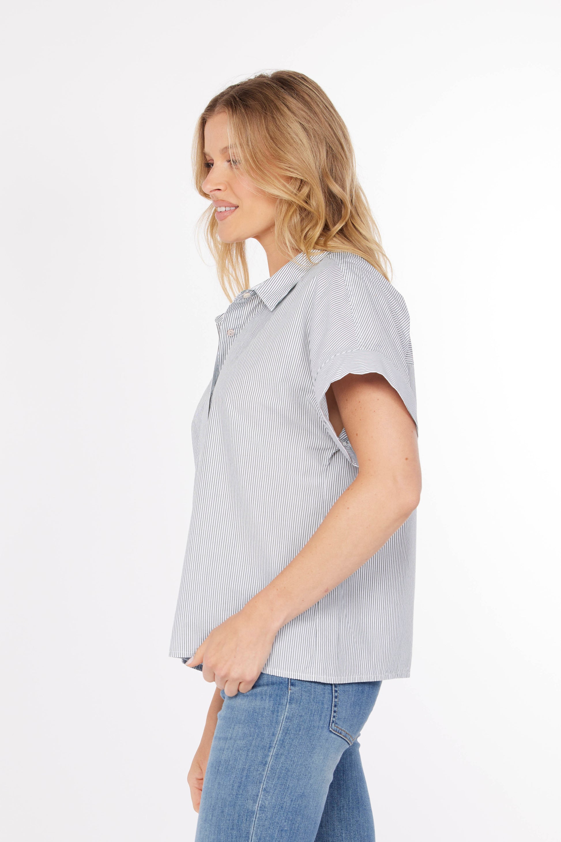 HALF SLV BUTTON FRONT TOP
