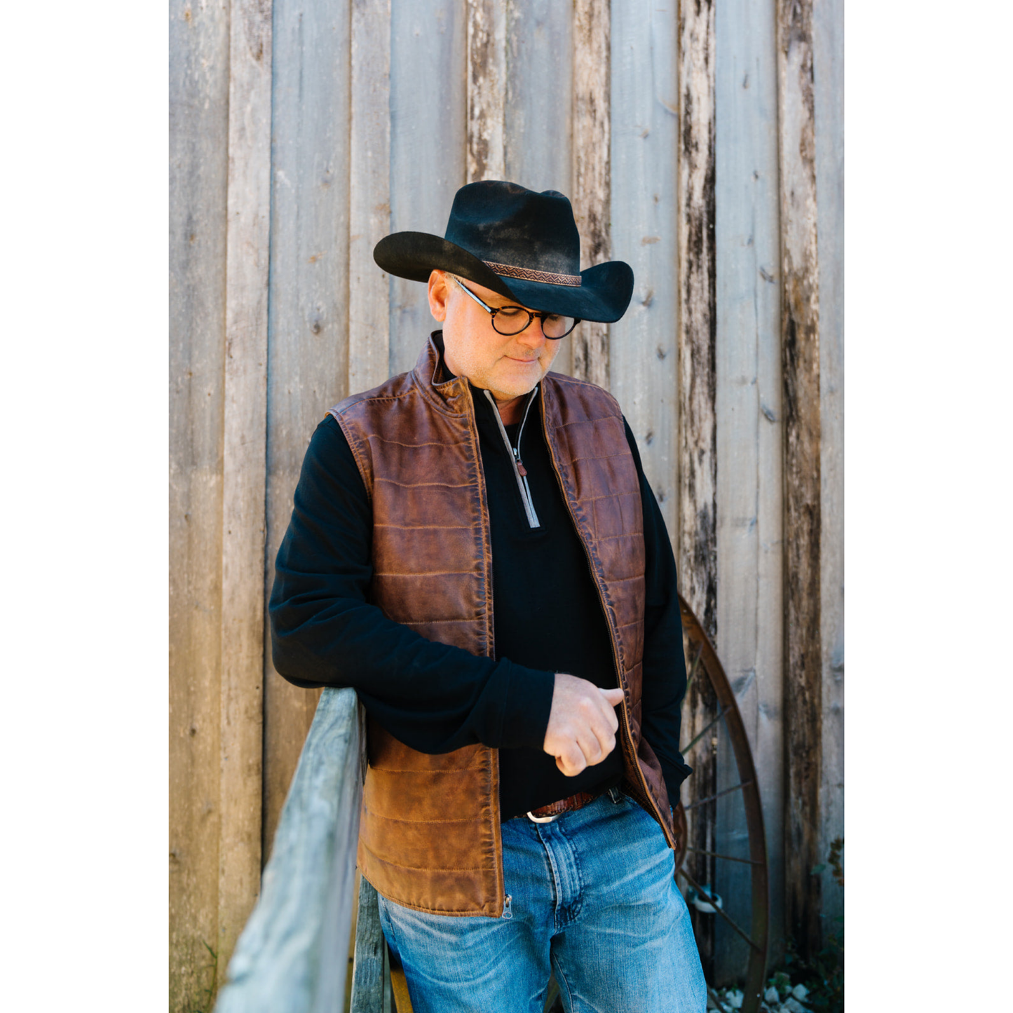 Leather Vest with Stitch Details (Two Colors)