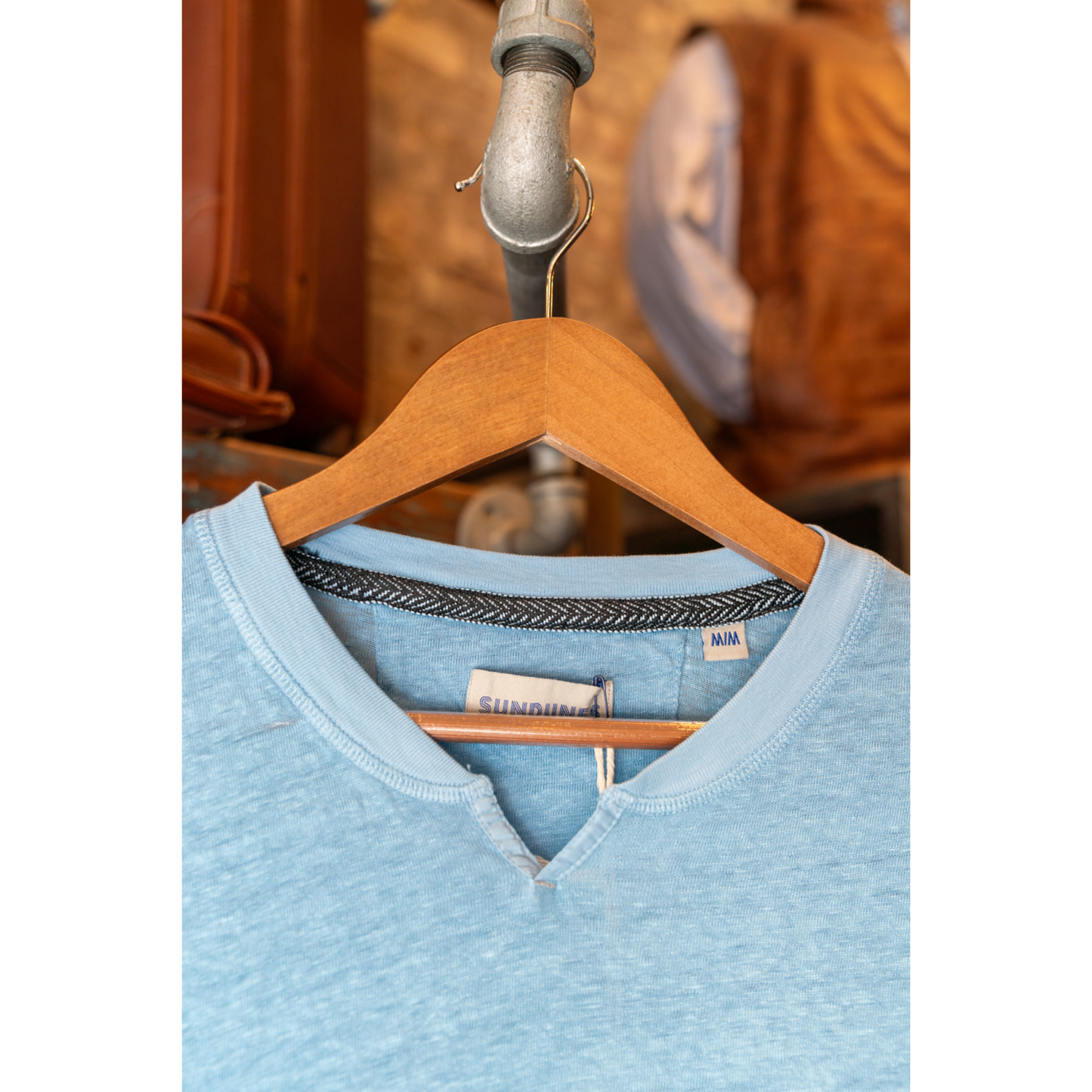 Sundunes Linen Notch T-Shirt (Light Blue)