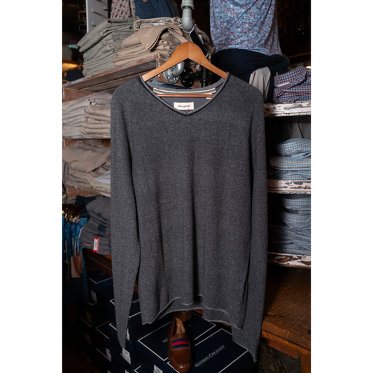 Borgo V-Neck Pique Sweater (Coal)