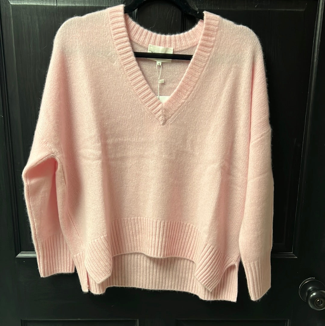 CHARLOTTE V-NECK PULLOVER