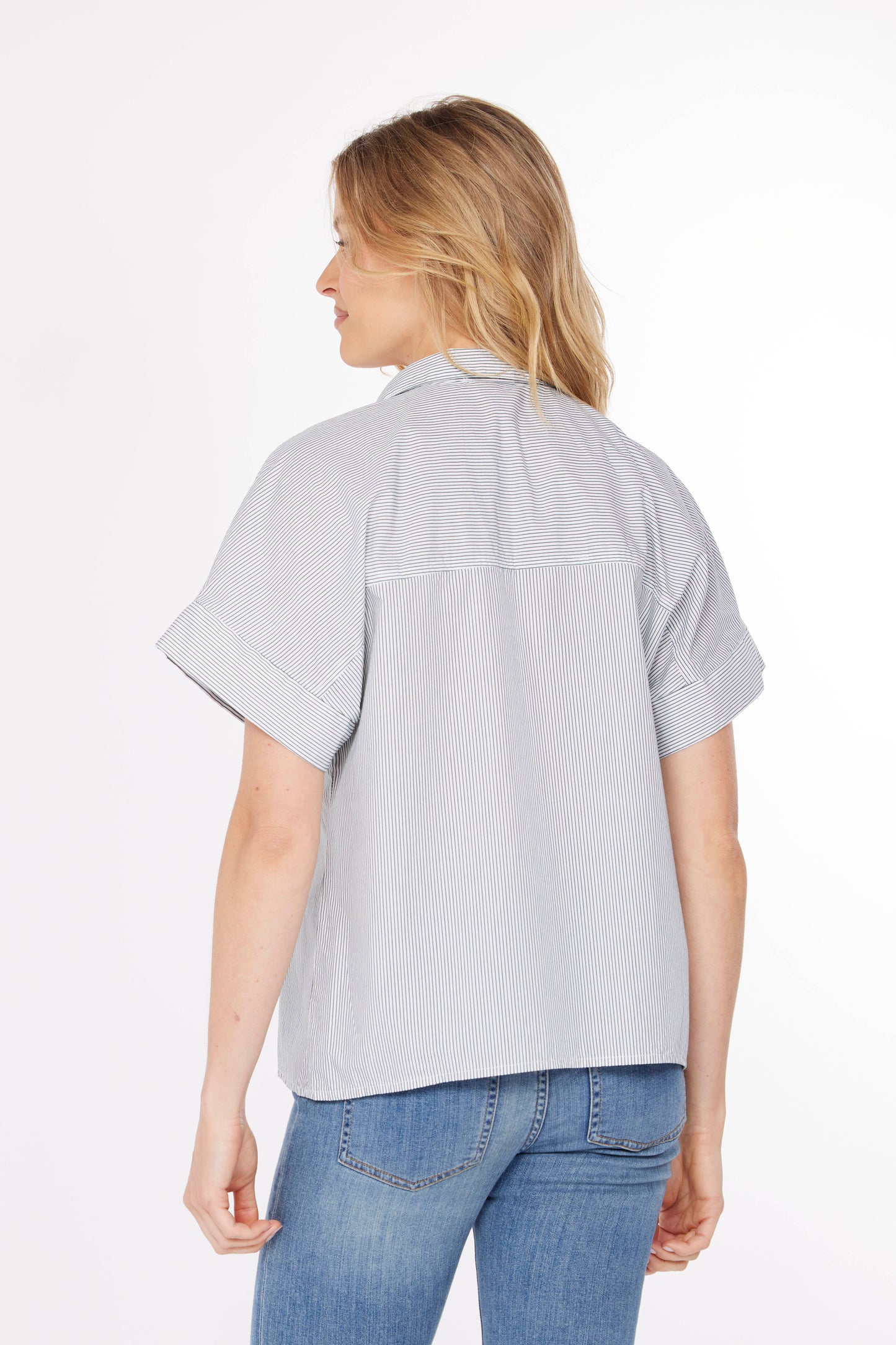 HALF SLV BUTTON FRONT TOP