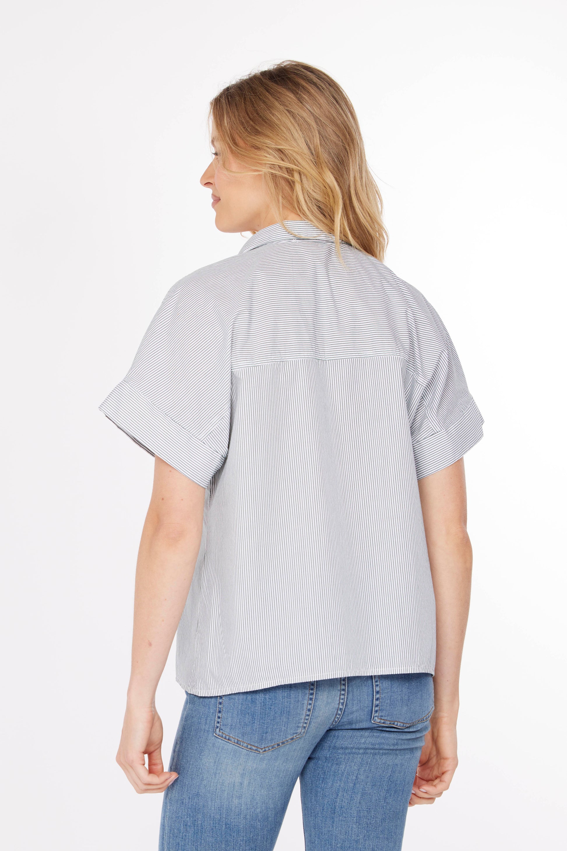 HALF SLV BUTTON FRONT TOP