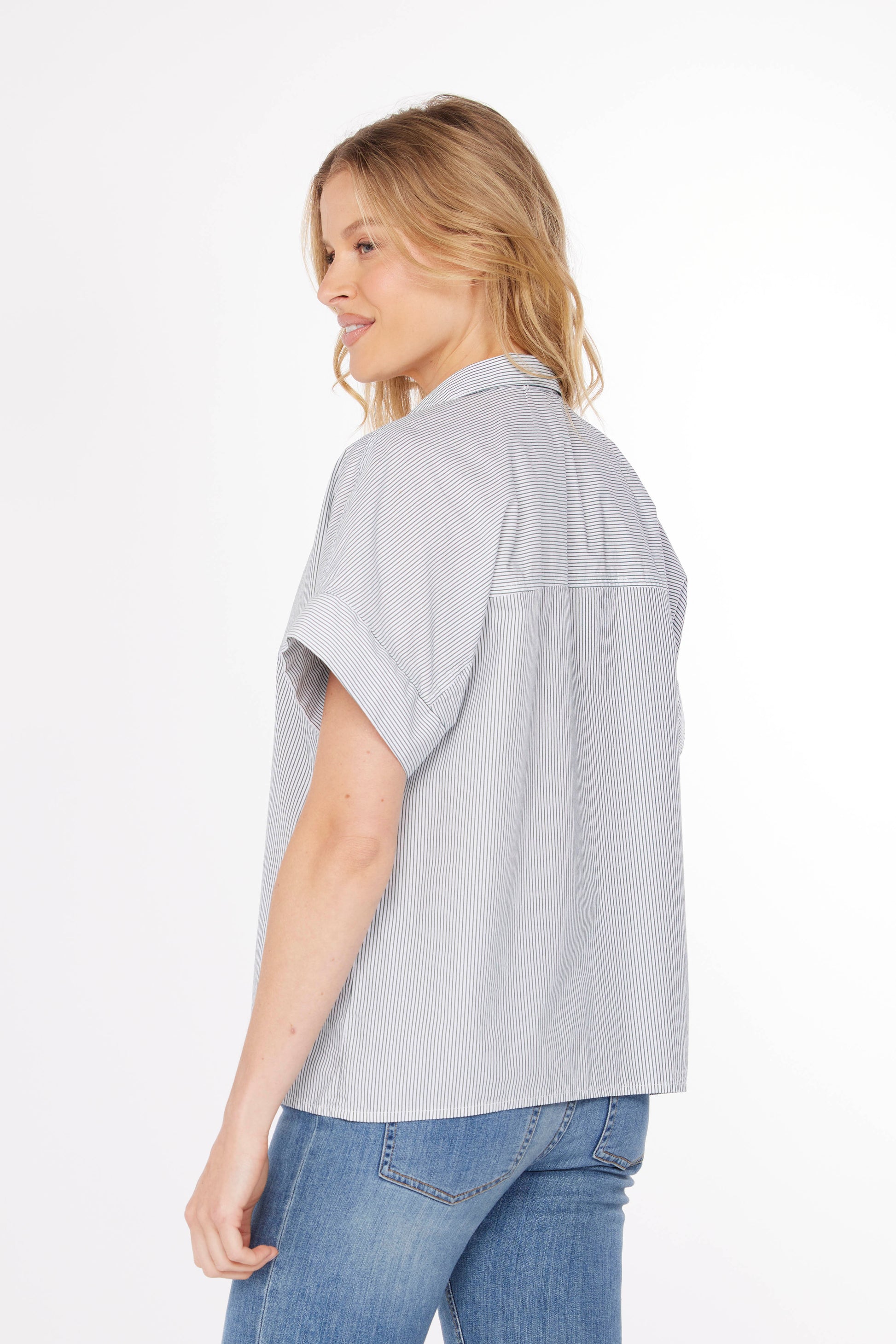 HALF SLV BUTTON FRONT TOP